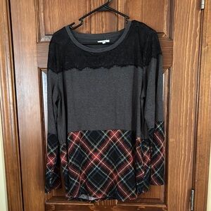 Graphic Charcoal Gray and Black Long Sleeve Tee